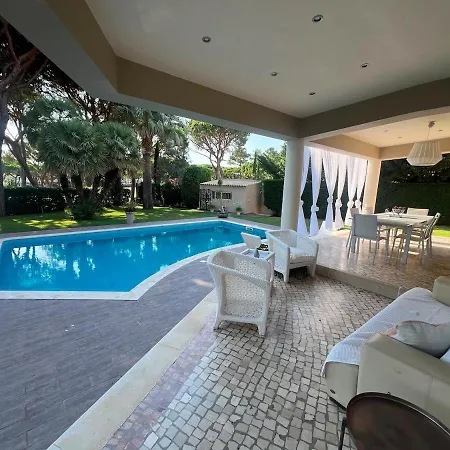 Spacious villa Matilda in Vilamoura big pool, golf view Villa Quarteira