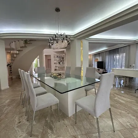 Villa Spacious villa Matilda in Vilamoura big pool, golf view Quarteira