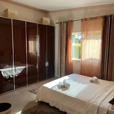 Villa Spacious Matilda In Vilamoura, Big Pool, Golf View And Access Quarteira