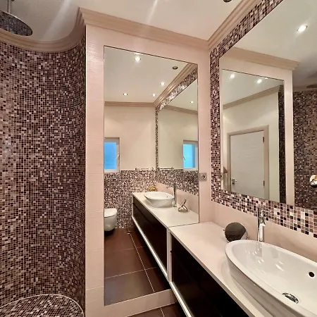 Villa Spacious villa Matilda in Vilamoura big pool, golf view Quarteira