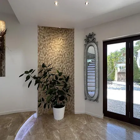 Spacious villa Matilda in Vilamoura big pool, golf view Quarteira
