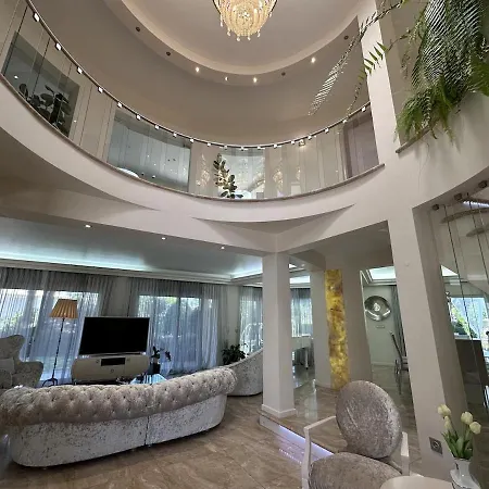 Spacious Matilda In Vilamoura, Big Pool, Golf View And Access *